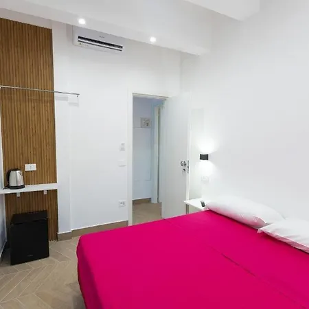 Seasuntour - Malafemmena Guest House 3*