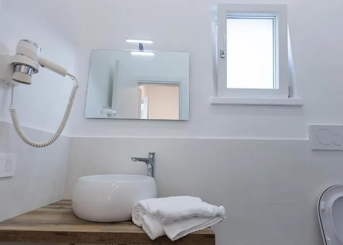 Seasuntour - Malafemmena Guest House 3*