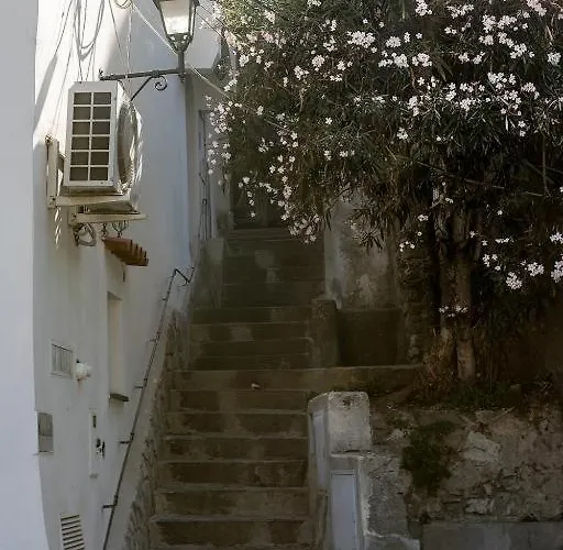 Seasuntour - Malafemmena Guest House 3*